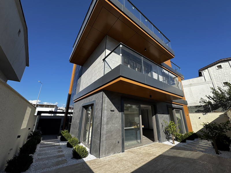 ÖZEL TASARIM 6+1 MÜSTAKİL FOURLEX VİLLA